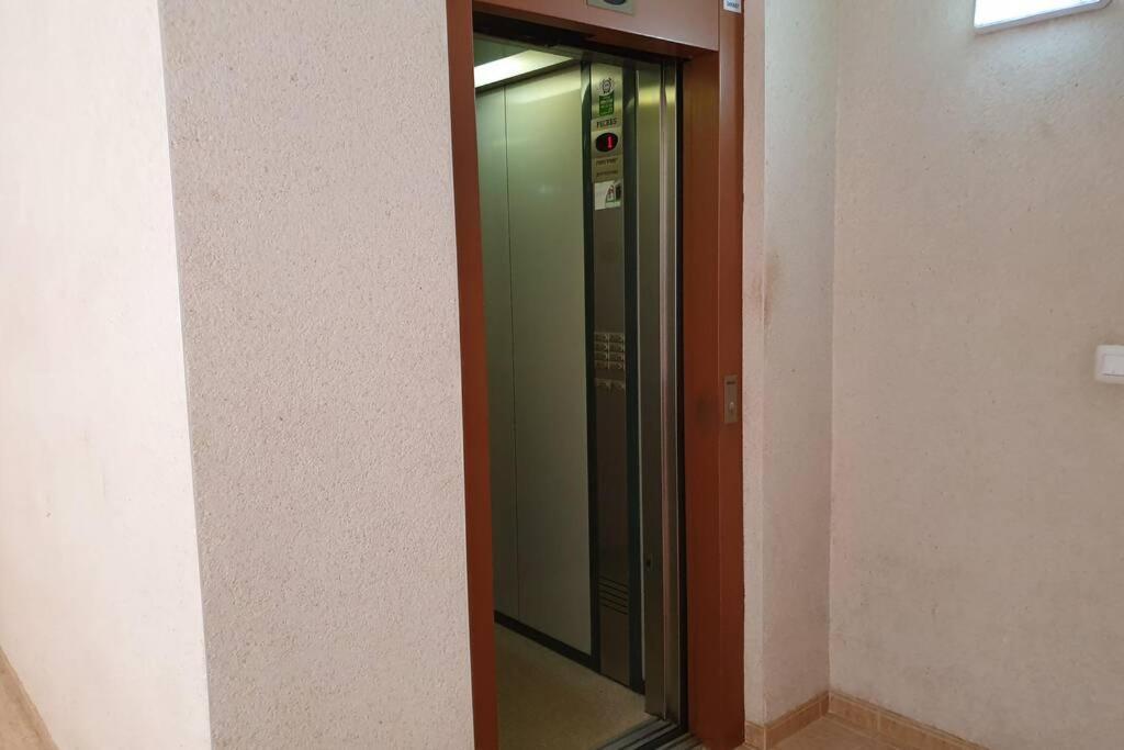 Linmarko Apartamento En Centro De Торрев'єха Екстер'єр фото